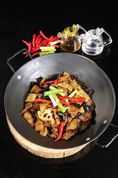 現(xiàn)炒火焰花豬肉