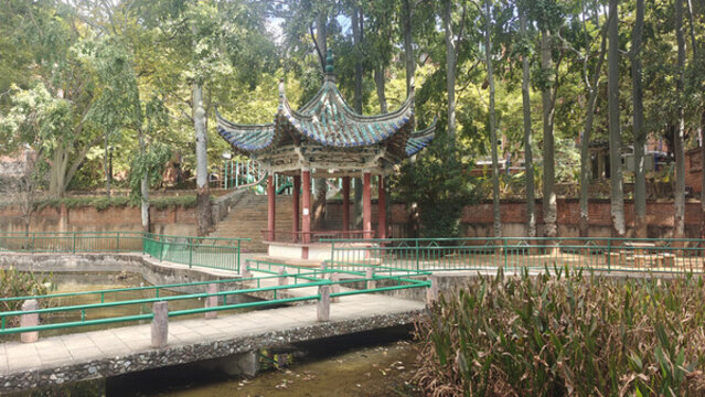 公園涼亭