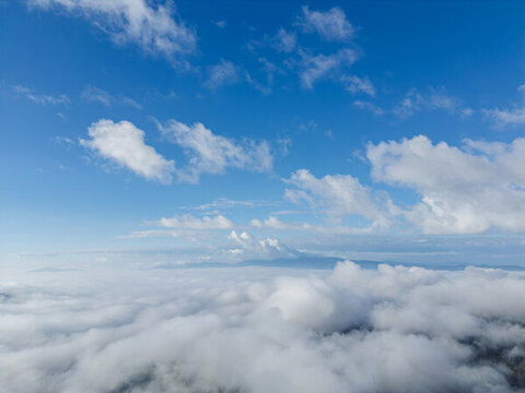 航拍景邁山云海之上的壯闊天空俯瞰全景