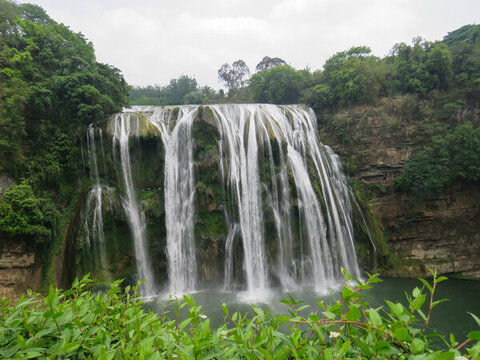中國(guó)貴州安順黃果樹(shù)瀑布旅游風(fēng)光