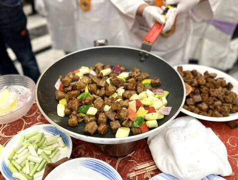 順德廚皇節(jié)廚皇烹調(diào)美食香煎牛肉粒