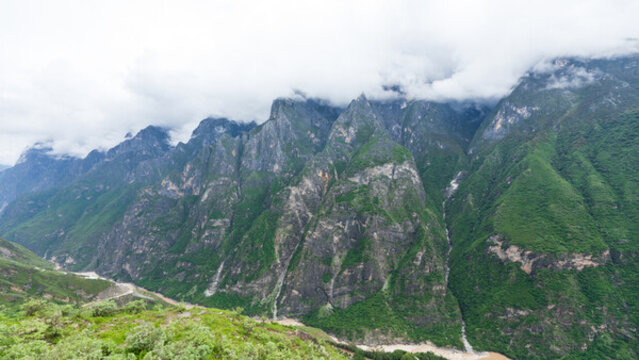 云南虎跳峽景區(qū)高路徒步線