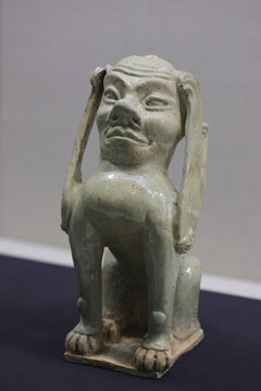 青釉人面鎮(zhèn)墓獸
