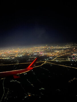 飛機(jī)航拍夜景