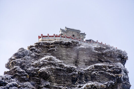 梵凈山冬日雪景和云海