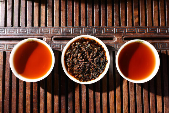 云南駿勝號(hào)普洱熟茶葉底湯色