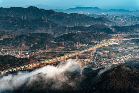 進(jìn)城的路
