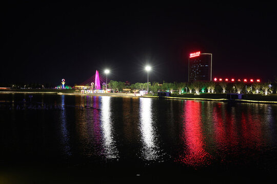 小城夜景