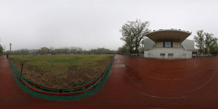 濟(jì)南大學(xué)足球場(chǎng)全景