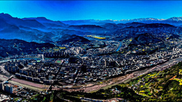 春滿(mǎn)滎經(jīng)油菜花開(kāi)滿(mǎn)山野