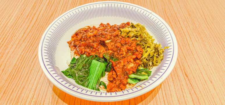 酸菜鹵肉面