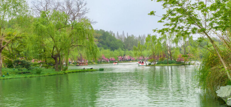 春天的揚(yáng)州瘦西湖