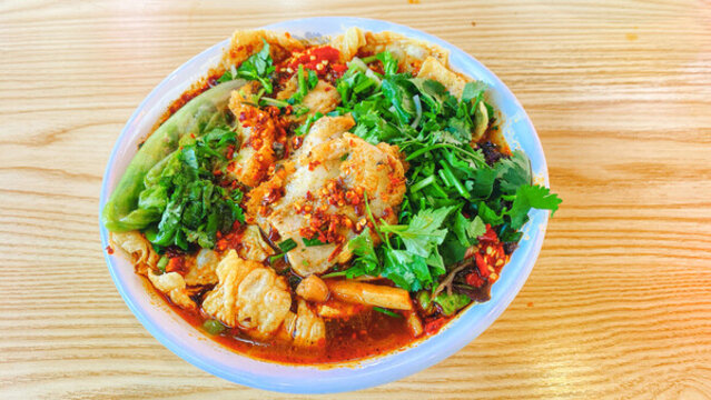 脆皮五花肉螺螄粉
