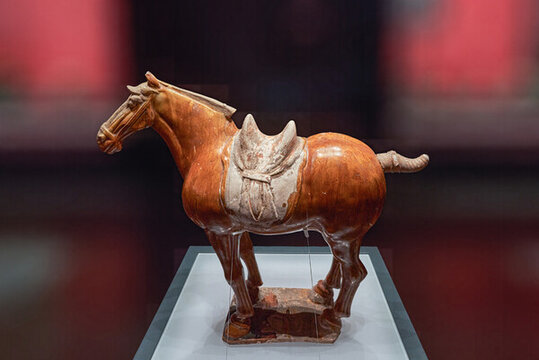 唐代三彩陶馬