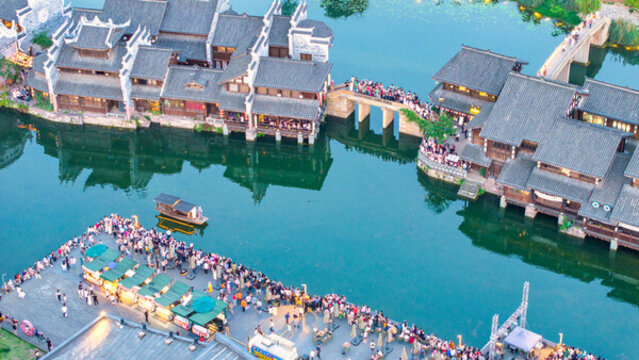 傍晚四川宜賓地標(biāo)李莊古鎮(zhèn)無人機(jī)航拍