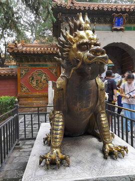 故宮中精美銅獸麒麟雕塑