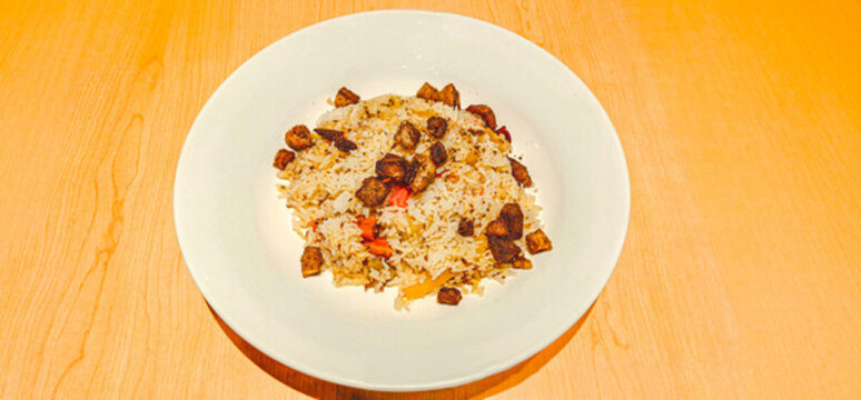 新疆美食羊肉抓飯