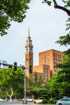 城市中的鐘樓與建筑風景
