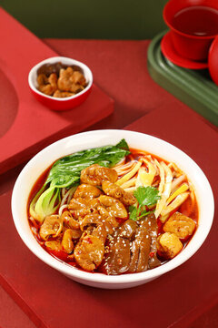 鴨血肥腸粉湯