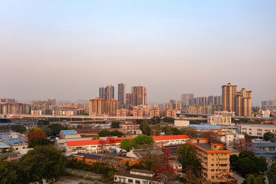 城市天際線與多樣建筑景觀