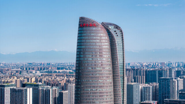成都地標(biāo)建筑金融城雙子塔航拍特寫