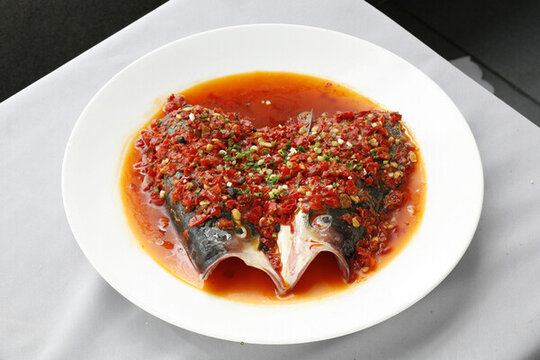 剁椒魚(yú)頭美味誘人呈現(xiàn)