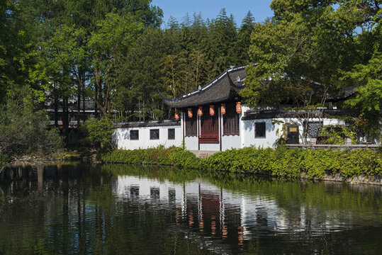 上海古猗園古建筑與倒影