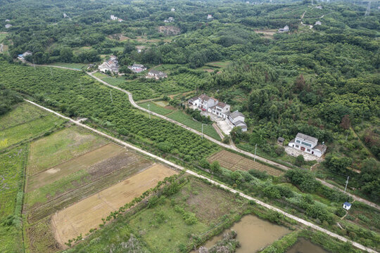 山林中的農(nóng)田與村落景觀