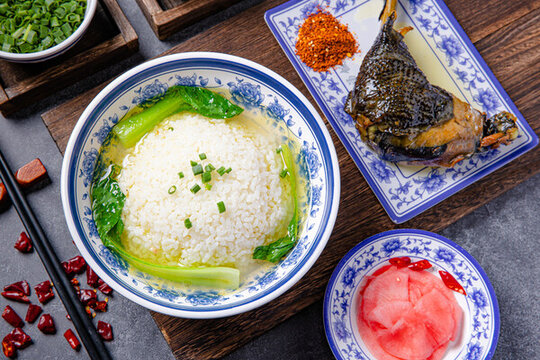 美味米飯烏雞大雞腿套餐