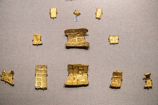 古代精美金質(zhì)文物展示