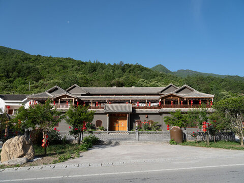 山間中式傳統(tǒng)風格的建筑