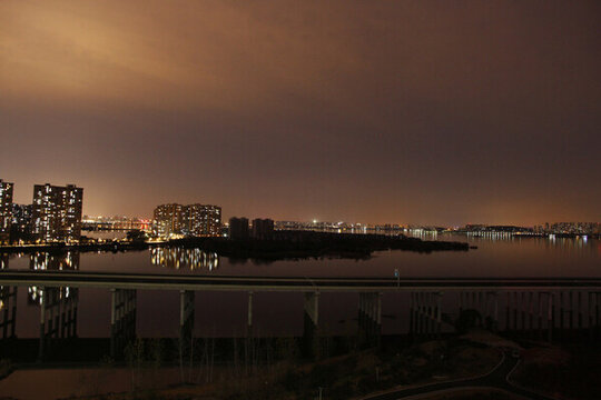 武漢四環(huán)線城市江畔璀璨夜景