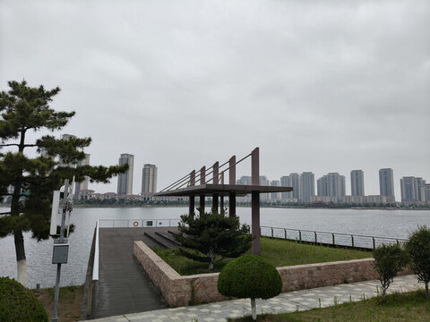 湖畔城市景觀與休閑設(shè)施