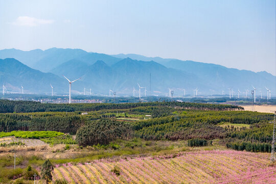 廣西富川縣龜石水庫風(fēng)力發(fā)電機(jī)群