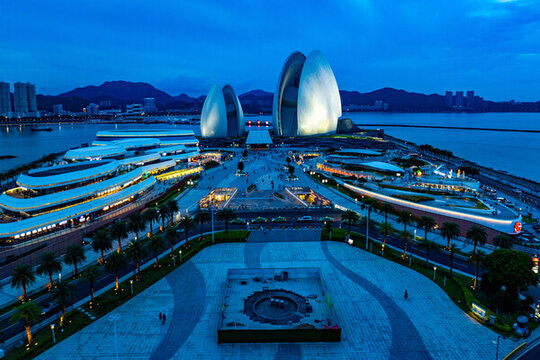 中國廣東珠海市大劇院日月貝夜景