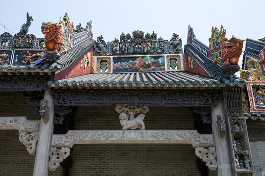 廣州陳家祠中式古建筑精美屋頂一角