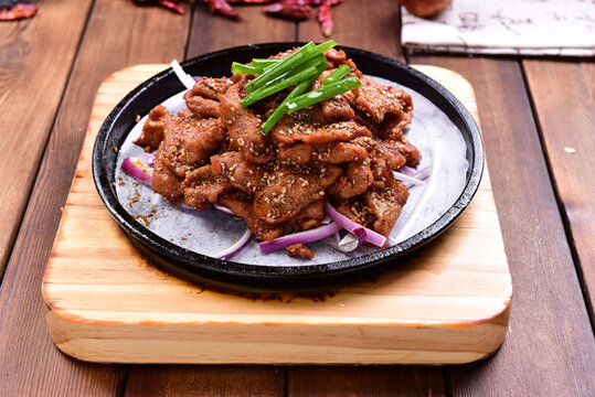 鐵板炒烤肉