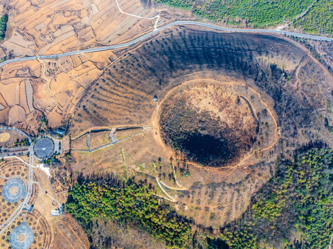 中國云南騰沖火山地?zé)釃业刭|(zhì)公園航拍風(fēng)光