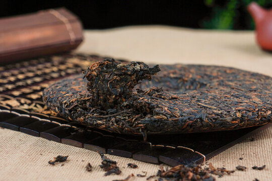 班章一云南駿勝號(hào)普洱熟茶茶餅