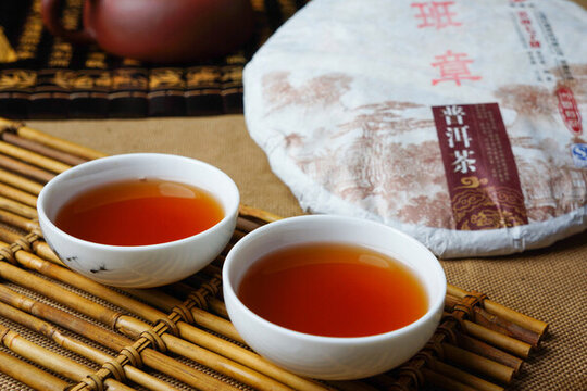 湯色班章一云南駿勝號普洱熟茶茶餅