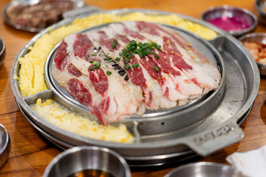 美味韓式烤肉拼盤