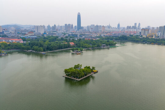 航拍濟南大明湖公園