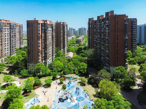 小區(qū)內(nèi)景