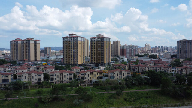 航拍廣東東莞清溪鎮(zhèn)城市風(fēng)光