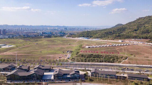 城郊開闊地與建筑群景觀