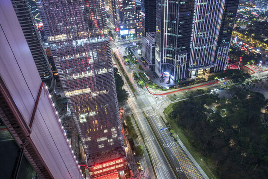 都市璀璨夜景俯瞰圖
