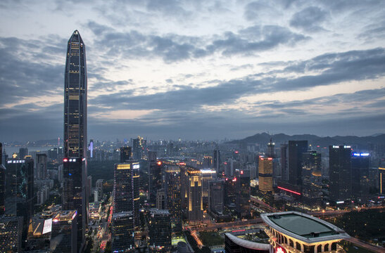 都市夜景中的摩天大樓風(fēng)光