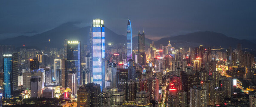 繁華都市璀璨夜景天際線