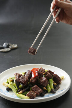 蘆筍炒牛肉