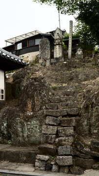 路邊神社臺階